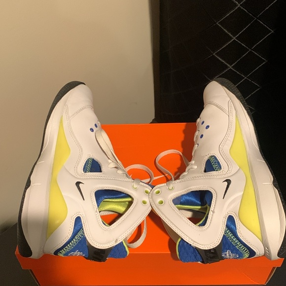 Men’s Old School Nike Basketball High-Tops - Picture 8 of 15